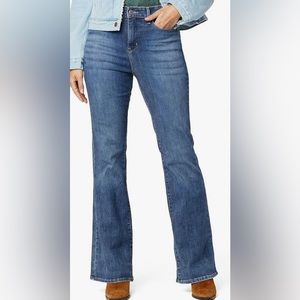 Signature by Levi Strauss & Co. Women's Totally Shaping Boot Cut Jean